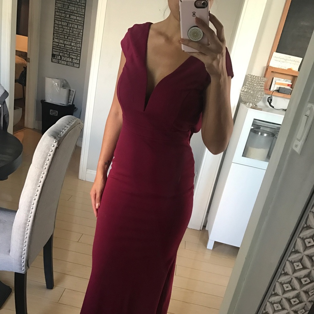 Burgundy sweetheart line evening dress